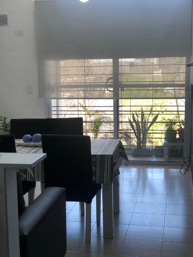 El Depto Tipo Duplex Pleno Centro Incluye Cochera Consultar Servicio De Parking Apartment Monte Grande Luaran gambar