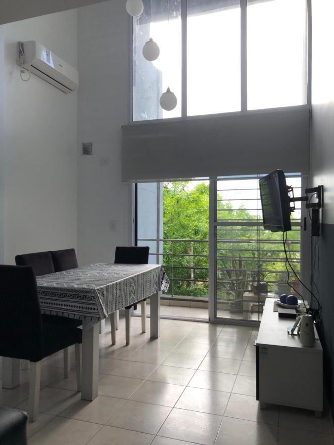 El Depto Tipo Duplex Pleno Centro Incluye Cochera Consultar Servicio De Parking Apartment Monte Grande Luaran gambar